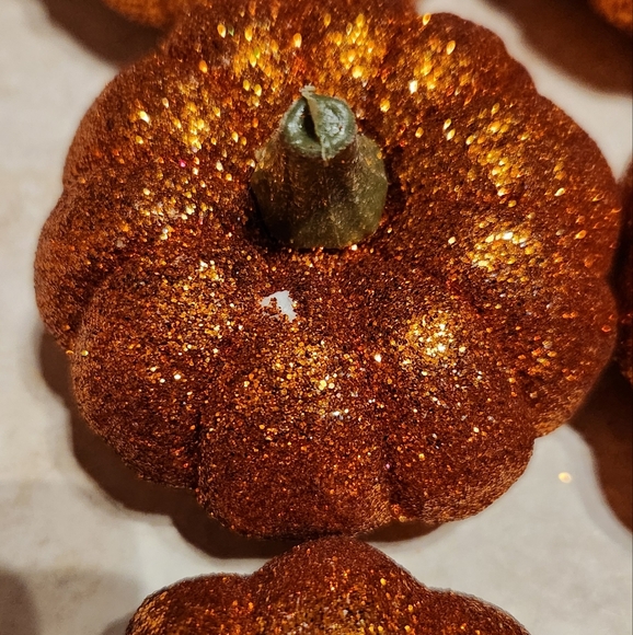 Mini glitter pumpkins - Picture 3 of 5